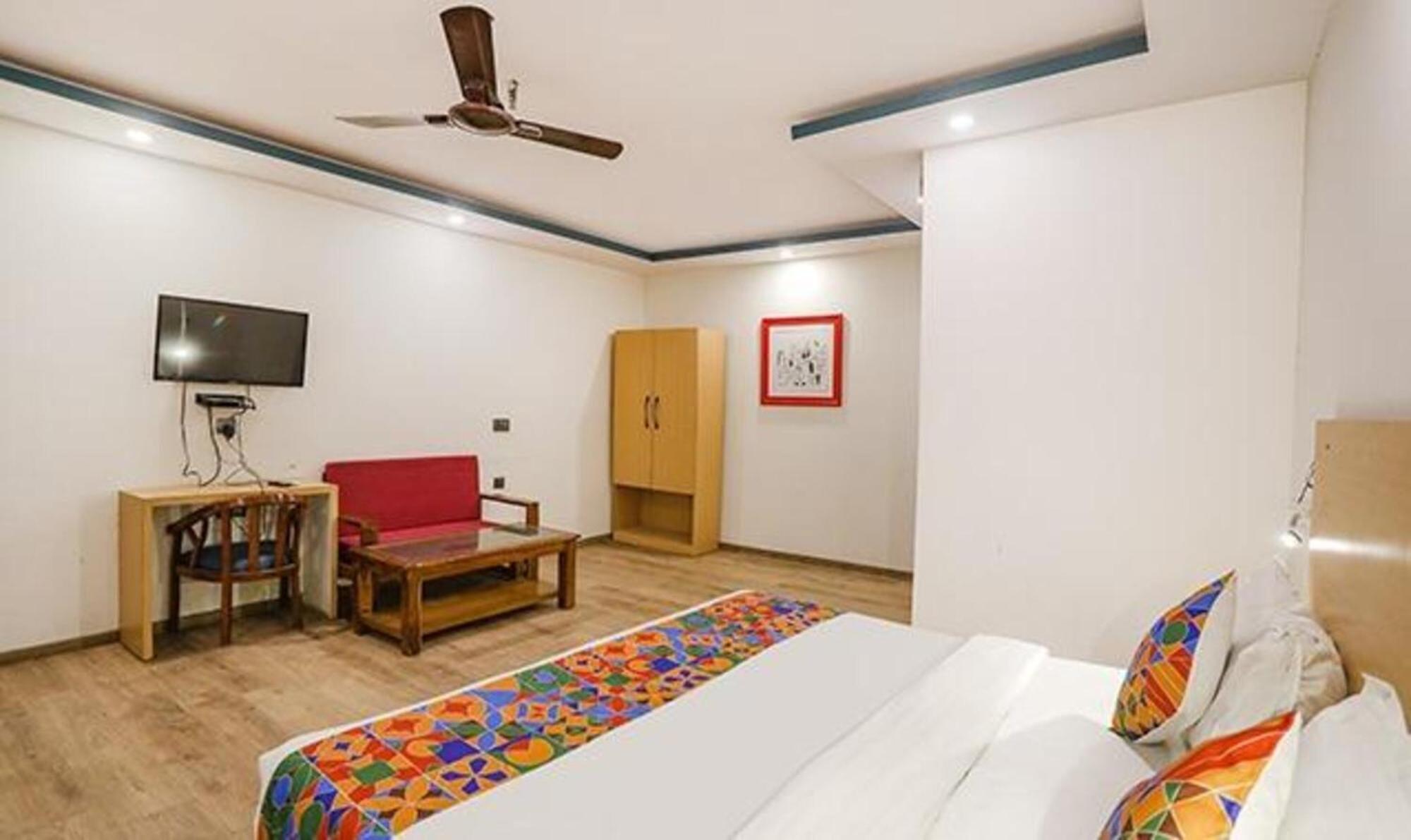 Fabhotel F9 Sector 58 Noida Extérieur photo