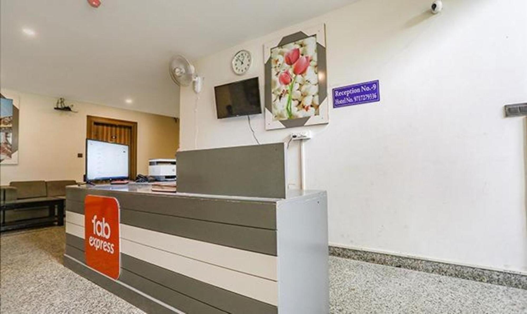 Fabhotel F9 Sector 58 Noida Extérieur photo